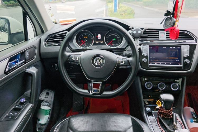 Used Volkswagen Tiguan L 2018 380TSI Automatic All-Wheel Drive Flagship Edition Steering Wheel
