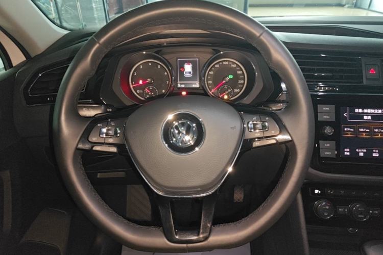 Used Volkswagen Tiguan L 2018 Facelift 330TSI Automatic Two-Wheel Drive Luxury Edition Steering Wheel