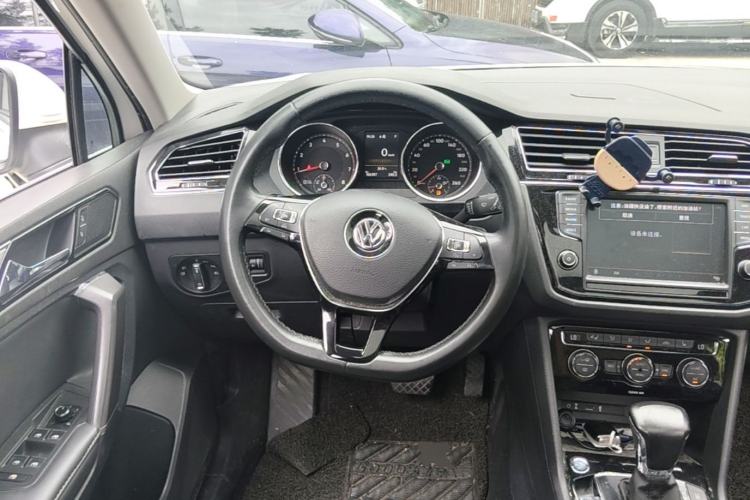 Used Volkswagen Tiguan L 2018 330TSI Automatic Two-Wheel Drive Luxury Edition Steering Wheel