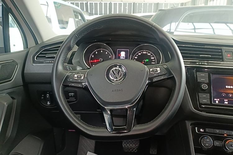 Used Volkswagen Tiguan L 2018 Revised Version 330TSI Automatic Two-Wheel Drive Comfort Edition Steering Wheel