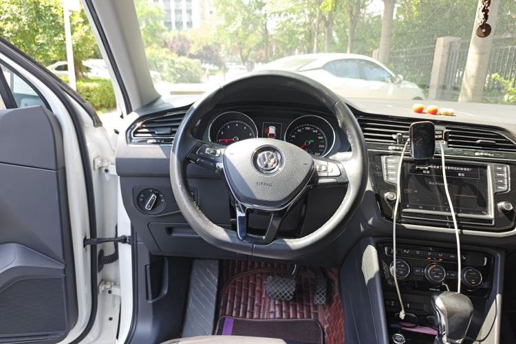 Used Volkswagen Tiguan L 2018 330TSI Automatic Two-Wheel Drive Luxury Edition Steering Wheel