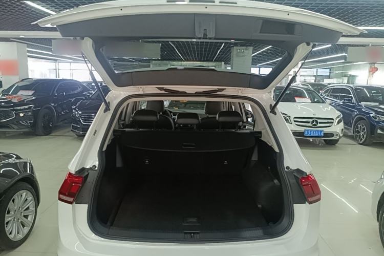 Used Volkswagen Tiguan L 2018 Facelift 330TSI Automatic Two-Wheel Drive Luxury Edition Trunk