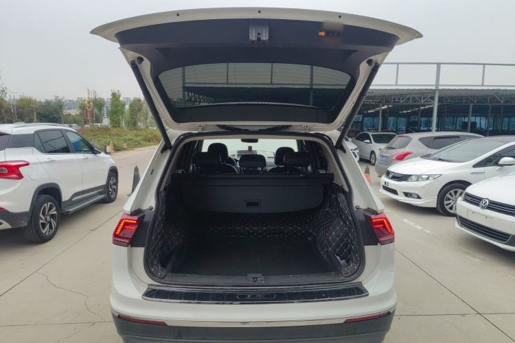 Used Volkswagen Tiguan L 2018 330TSI Automatic Two-Wheel Drive Flagship Edition Trunk