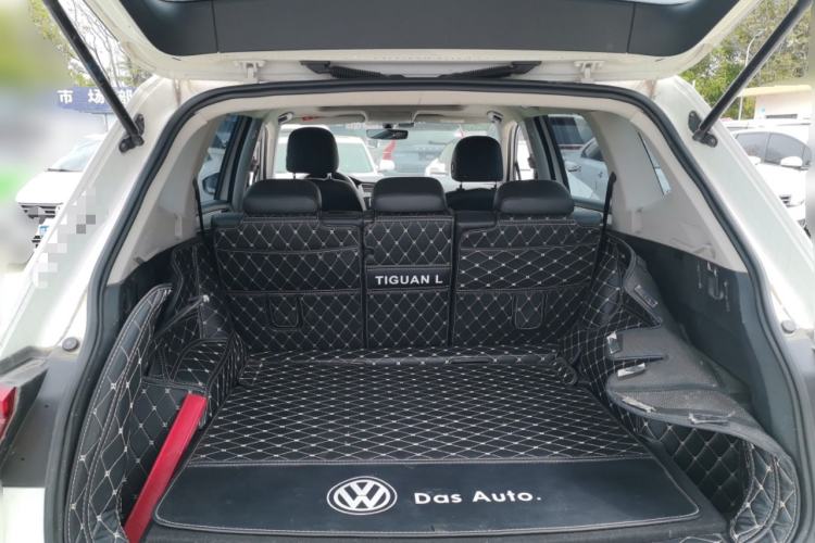 Used Volkswagen Tiguan L 2018 330TSI Automatic Two-Wheel Drive Luxury Edition Trunk