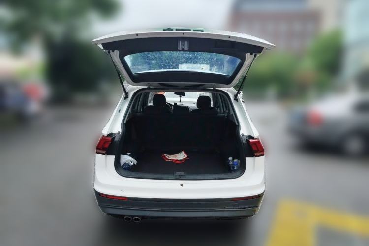 Used Volkswagen Tiguan L 2018 330TSI Automatic Two-Wheel Drive Luxury Edition Trunk