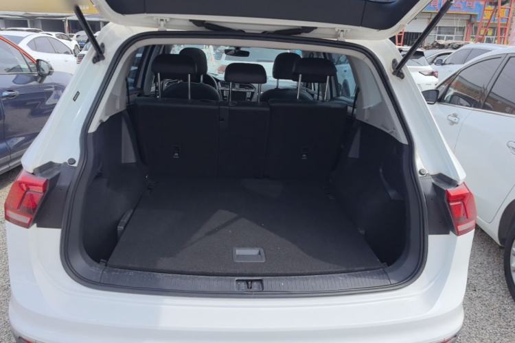 Used Volkswagen Tiguan L 2018 330TSI Automatic Two-Wheel Drive Luxury Edition Trunk
