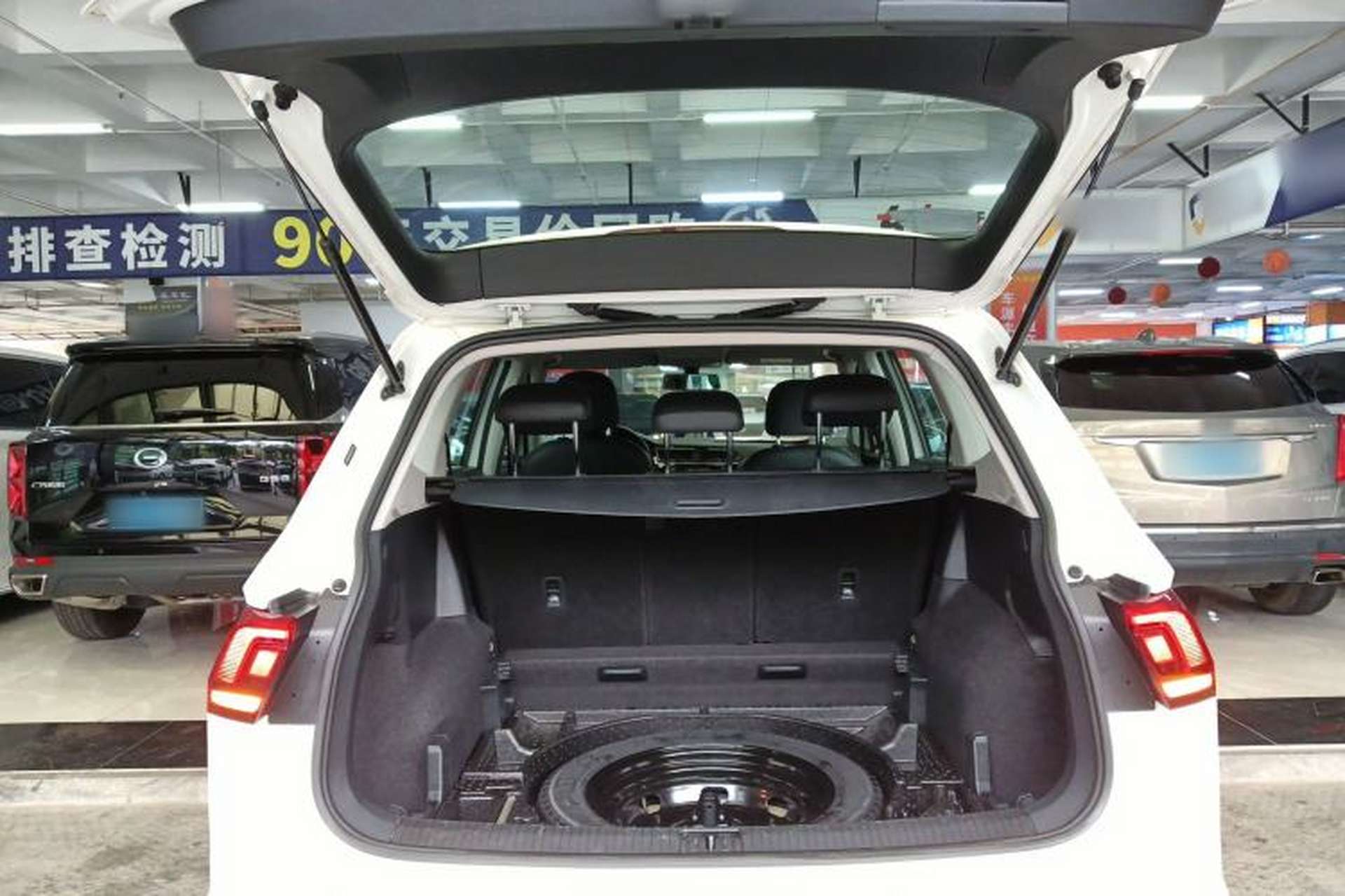Used Volkswagen Tiguan L 2018 330TSI Automatic Two-Wheel Drive Comfort Edition Trunk
