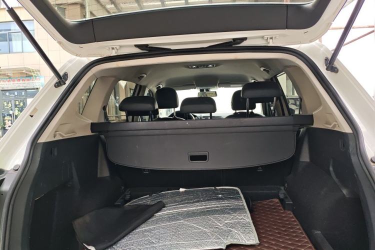 Used Volkswagen Tiguan L 2018 330TSI Automatic Two-Wheel Drive Comfort Edition Trunk