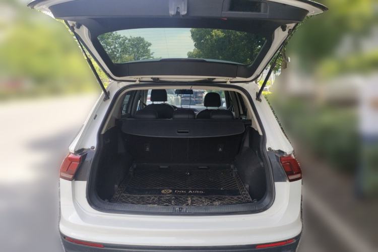Used Volkswagen Tiguan L 2018 330TSI Automatic Two-Wheel Drive Luxury Edition Trunk