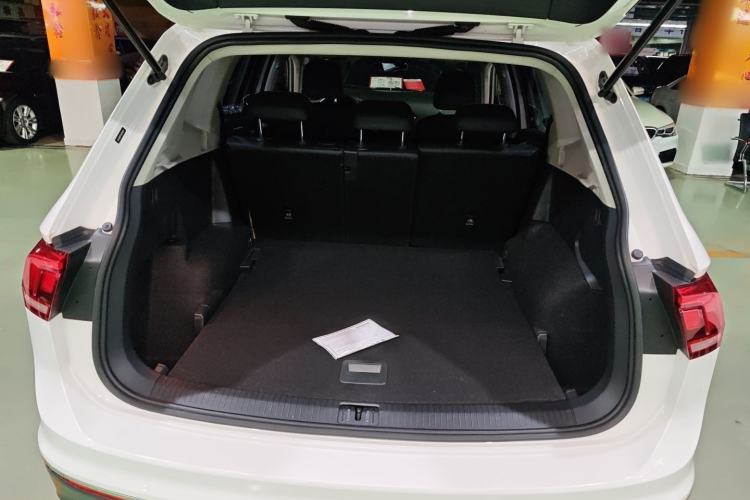 Used Volkswagen Tiguan L 2018 330TSI Automatic Two-Wheel Drive Luxury Edition Trunk