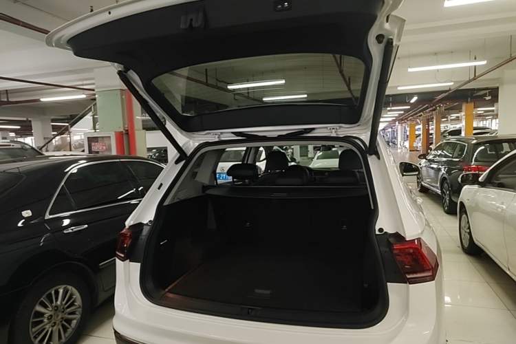 Used Volkswagen Tiguan L 2018 Revised Version 380TSI Automatic All-Wheel Drive Flagship Edition Trunk