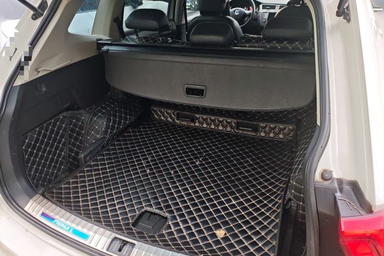 Used Volkswagen Tiguan L 2018 330TSI Automatic Two-Wheel Drive Comfort Edition Trunk
