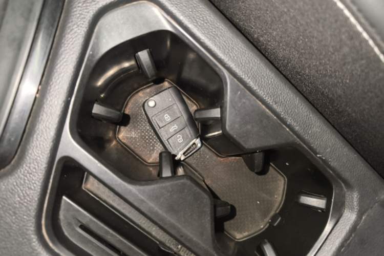 Used Volkswagen Tiguan L 2018 Revised Version 330TSI Automatic Two-Wheel Drive Comfort Edition Vehicle Key