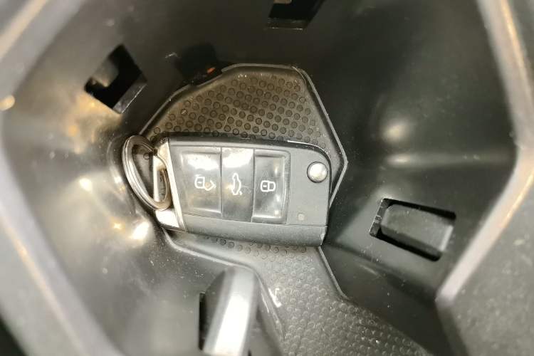 Used Volkswagen Tiguan L 2018 330TSI Automatic Two-Wheel Drive Luxury Edition Vehicle Key