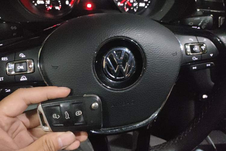 Used Volkswagen Tiguan L 2018 380TSI Automatic All-Wheel Drive Luxury Edition Vehicle Key
