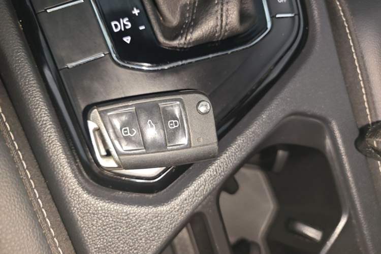 Used Volkswagen Tiguan L 2018 330TSI Automatic Two-Wheel Drive Luxury Edition Vehicle Key