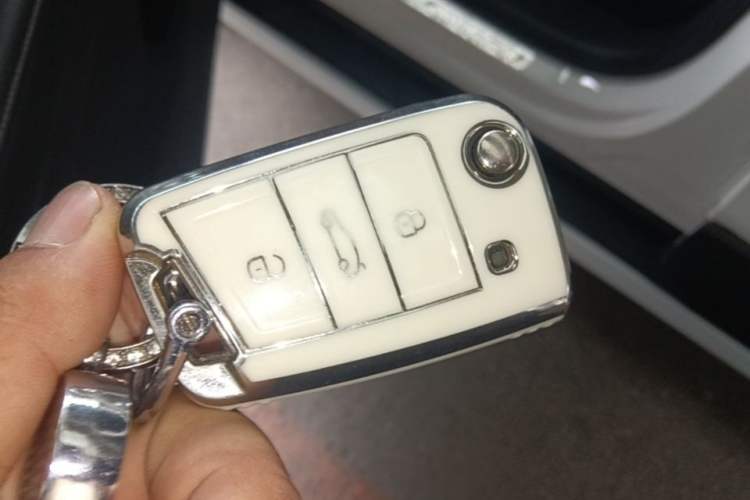 Used Volkswagen Tiguan L 2018 380TSI Automatic All-Wheel Drive Luxury Edition Vehicle Key