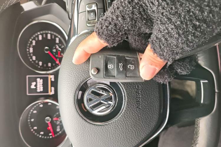 Used Volkswagen Tiguan L 2018 330TSI Automatic Two-Wheel Drive Comfort Edition Vehicle Key