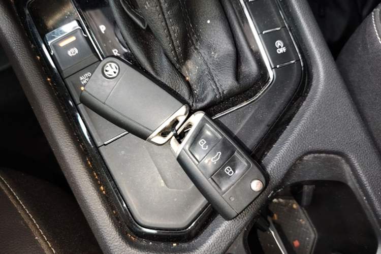 Used Volkswagen Tiguan L 2018 330TSI Automatic Two-Wheel Drive Luxury Edition Vehicle Key