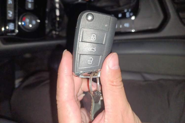 Used Volkswagen Tiguan L 2018 380TSI Automatic All-Wheel Drive Luxury Edition Vehicle Key