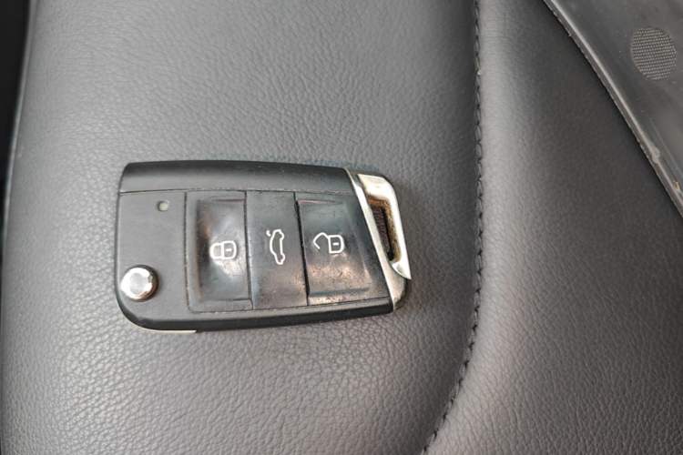 Used Volkswagen Tiguan L 2018 330TSI Automatic Two-Wheel Drive Luxury Edition Vehicle Key