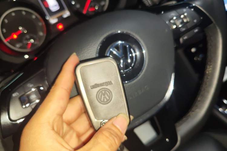 Used Volkswagen Tiguan L 2018 330TSI Automatic Two-Wheel Drive Luxury Edition Vehicle Key