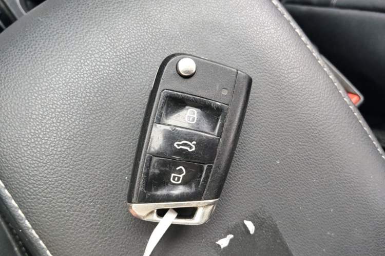 Used Volkswagen Tiguan L 2018 330TSI Automatic Two-Wheel Drive Luxury Edition Vehicle Key