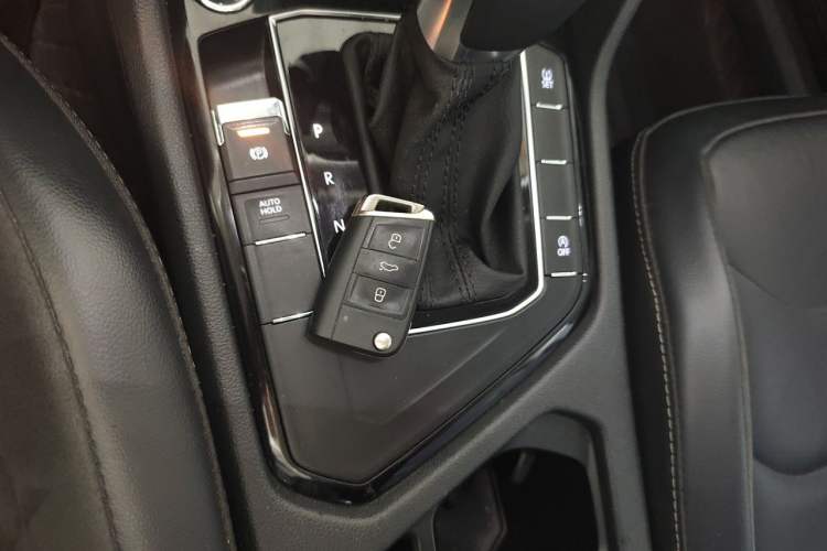 Used Volkswagen Tiguan L 2018 330TSI Automatic Two-Wheel Drive Luxury Edition Vehicle Key
