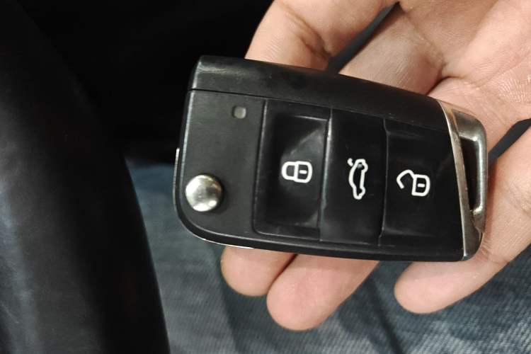 Used Volkswagen Tiguan L 2018 380TSI Automatic All-Wheel Drive Luxury Edition Vehicle Key