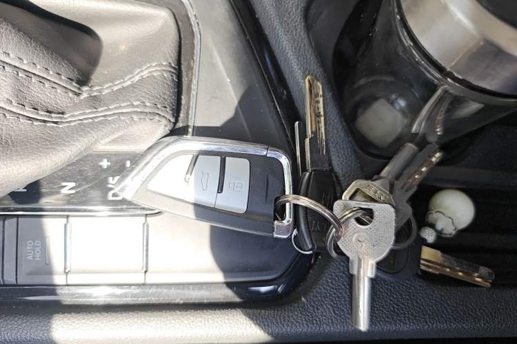 Used Volkswagen Tiguan L 2018 330TSI Automatic Two-Wheel Drive Luxury Edition Vehicle Key