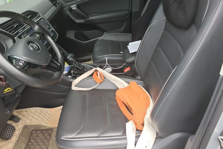 Used Volkswagen Tiguan L 2018 Revised 330TSI Automatic Two-Wheel Drive Flagship Edition Left Front Seat