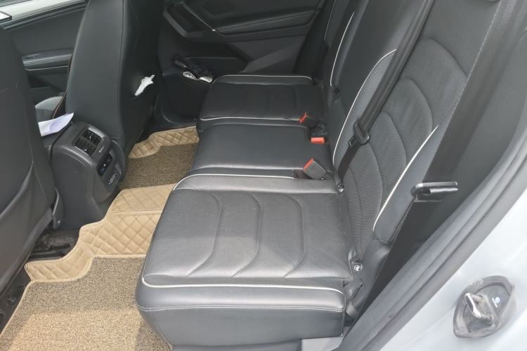 Used Volkswagen Tiguan L 2018 Revised 330TSI Automatic Two-Wheel Drive Flagship Edition Left Rear Seat