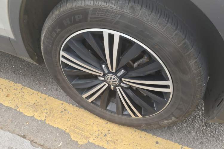 Used Volkswagen Tiguan L 2018 Revised 330TSI Automatic Two-Wheel Drive Flagship Edition Right Front Wheel Hub