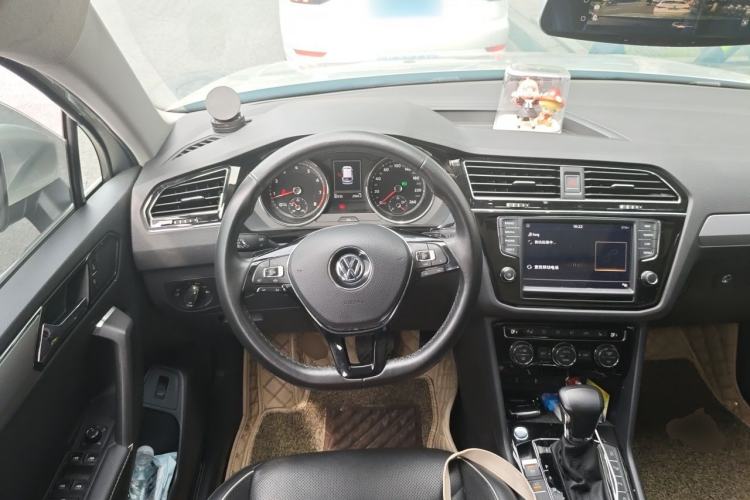 Used Volkswagen Tiguan L 2018 Revised 330TSI Automatic Two-Wheel Drive Flagship Edition Steering Wheel