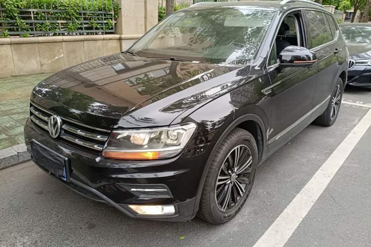 Used Volkswagen Tiguan L 2019 Revised Version 280TSI Automatic Two-Wheel Drive Panoramic Comfort Edition China VI Standard Guazi used car, China used car export, Used car for sale, Used cars, Cheapest cars for sale