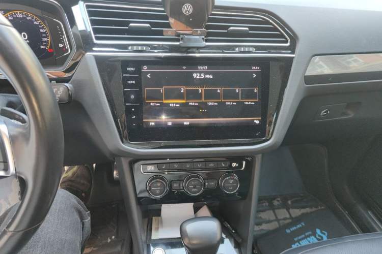 Used Volkswagen Tiguan L 2019 Restyled 330TSI Automatic Two-Wheel Drive R-Line Flagship Version China VI Standard Audio And AC Panel