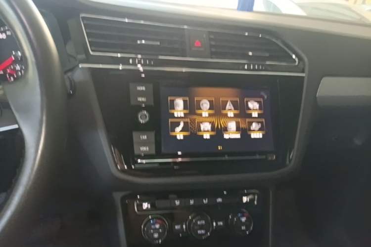 Used Volkswagen Tiguan L 2019 330TSI Automatic Two-Wheel Drive Panoramic Comfort Edition China VI Standard Audio And AC Panel
