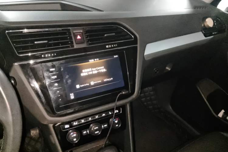 Used Volkswagen Tiguan L 2019 330TSI Automatic Two-Wheel Drive Smart Luxury Version China VI Standard Audio And AC Panel