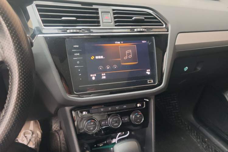 Used Volkswagen Tiguan L 2019 Updated Version 330TSI Automatic Two-Wheel Drive Panoramic Comfort Edition China VI Standard Audio And AC Panel