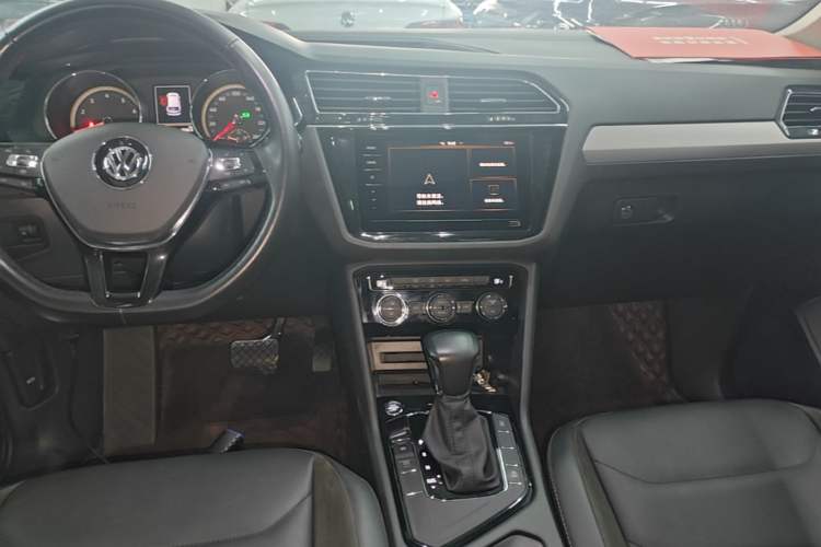 Used Volkswagen Tiguan L 2019 330TSI Automatic Two-Wheel Drive Panoramic Comfort Edition China VI Standard Audio And AC Panel