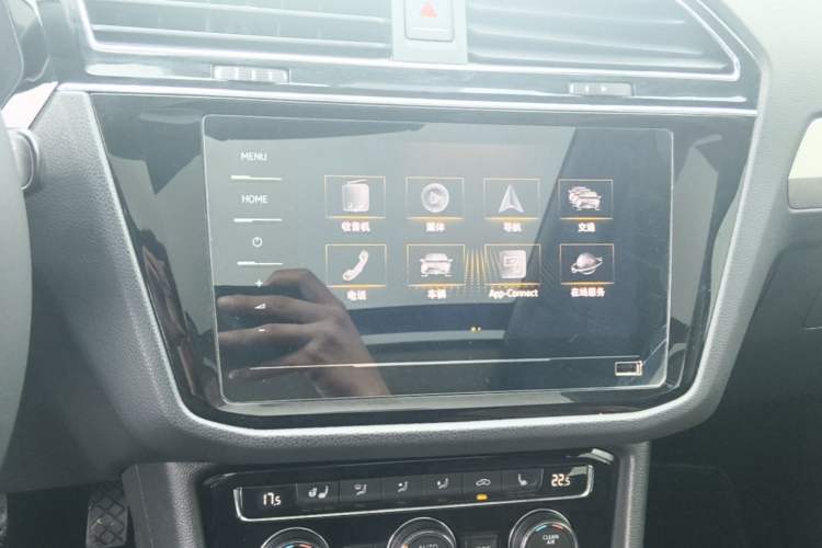 Used Volkswagen Tiguan L 2019 Revised 330TSI Automatic Two-Wheel Drive Smart & Luxury Edition China VI Standard Audio And AC Panel
