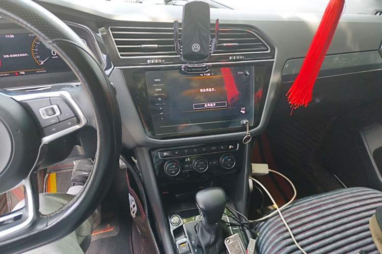 Used Volkswagen Tiguan L 2019 Revised 330TSI Automatic Two-Wheel Drive R-Line Flagship Edition China V Emission Standard Audio And AC Panel