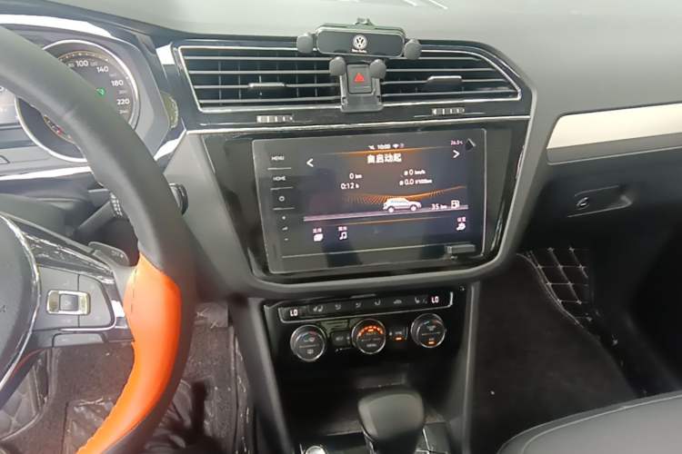 Used Volkswagen Tiguan L 2019 Revised 330TSI Automatic Two-Wheel Drive Smart & Luxury Edition China VI Standard Audio And AC Panel