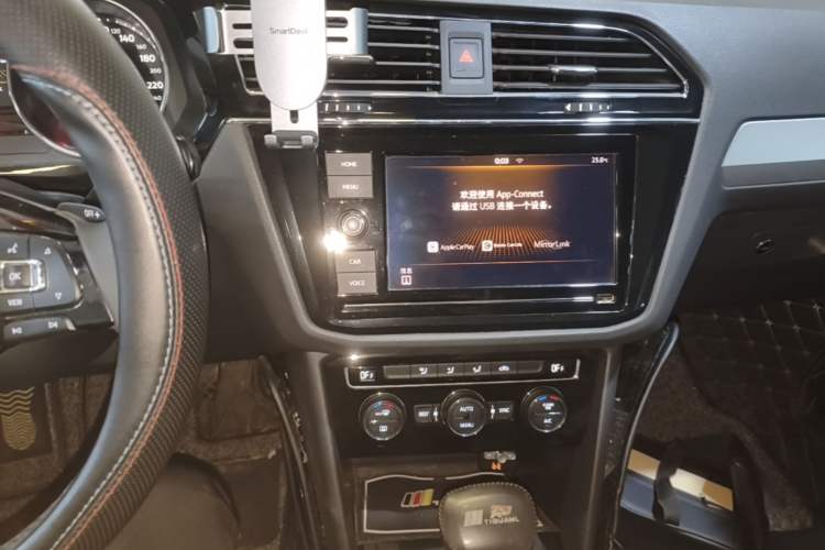 Used Volkswagen Tiguan L 2019 330TSI Automatic Two-Wheel Drive Panoramic Comfort Edition China VI Standard Audio And AC Panel