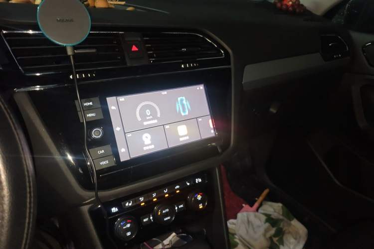 Used Volkswagen Tiguan L 2019 330TSI Automatic Two-Wheel Drive Smart Luxury Version China V Emission Standard Audio And AC Panel