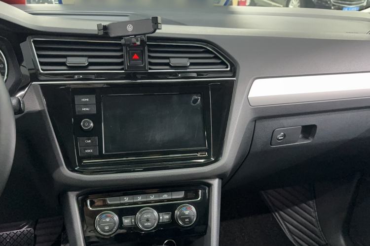 Used Volkswagen Tiguan L 2019 330TSI Automatic Two-Wheel Drive Panoramic Comfort Edition China V Standard Audio And AC Panel