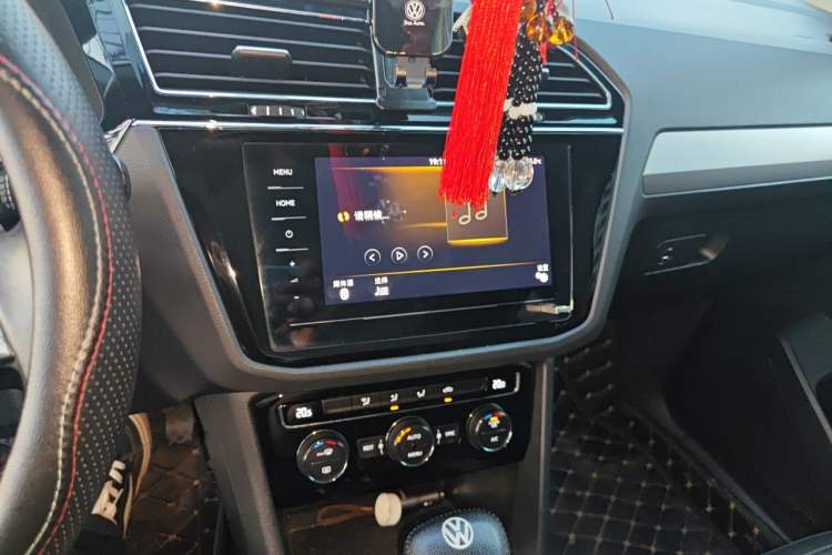 Used Volkswagen Tiguan L 2019 330TSI Automatic Two-Wheel Drive Panoramic Comfort Edition China VI Standard Audio And AC Panel