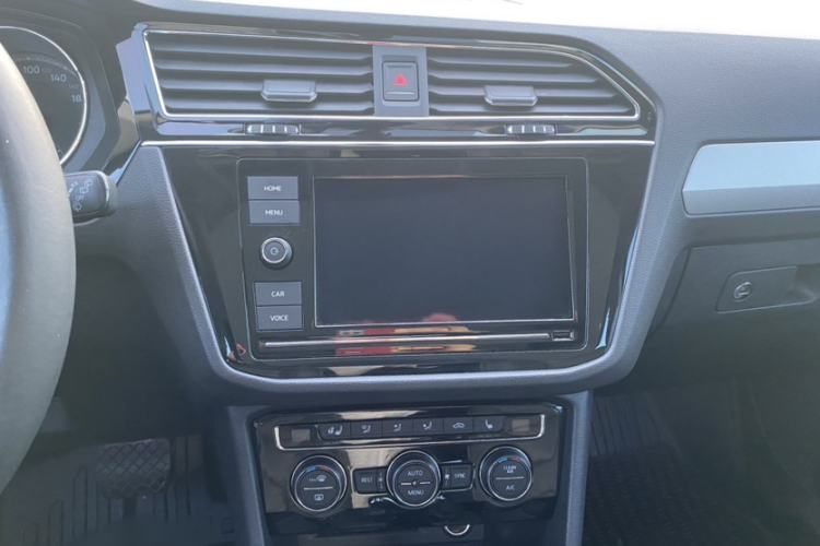 Used Volkswagen Tiguan L 2019 330TSI Automatic Two-Wheel Drive Smart Luxury Version China V Emission Standard Audio And AC Panel