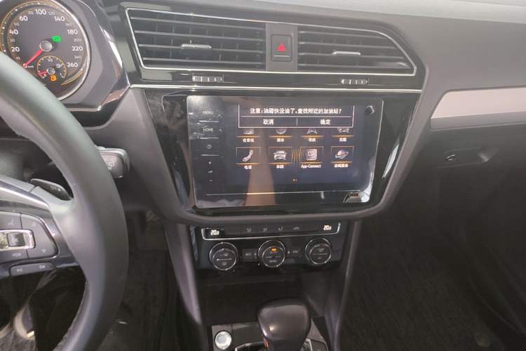 Used Volkswagen Tiguan L 2019 Updated Version 330TSI Automatic Two-Wheel Drive Panoramic Comfort Edition China VI Standard Audio And AC Panel