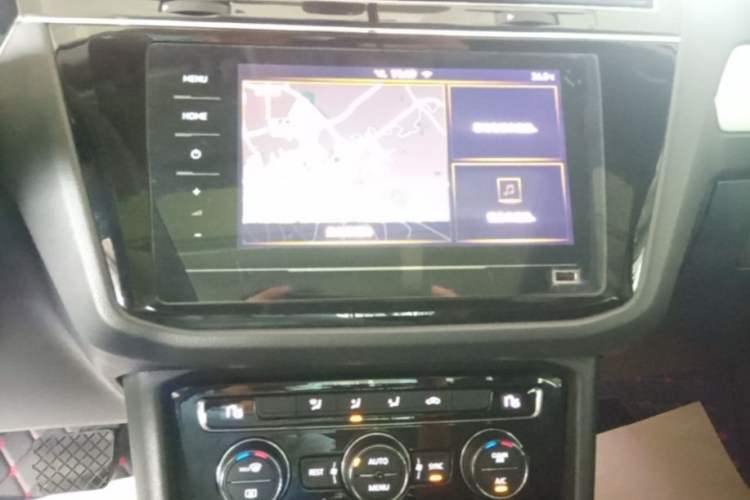 Used Volkswagen Tiguan L 2019 Updated Version 330TSI Automatic Two-Wheel Drive Panoramic Comfort Edition China VI Standard Audio And AC Panel